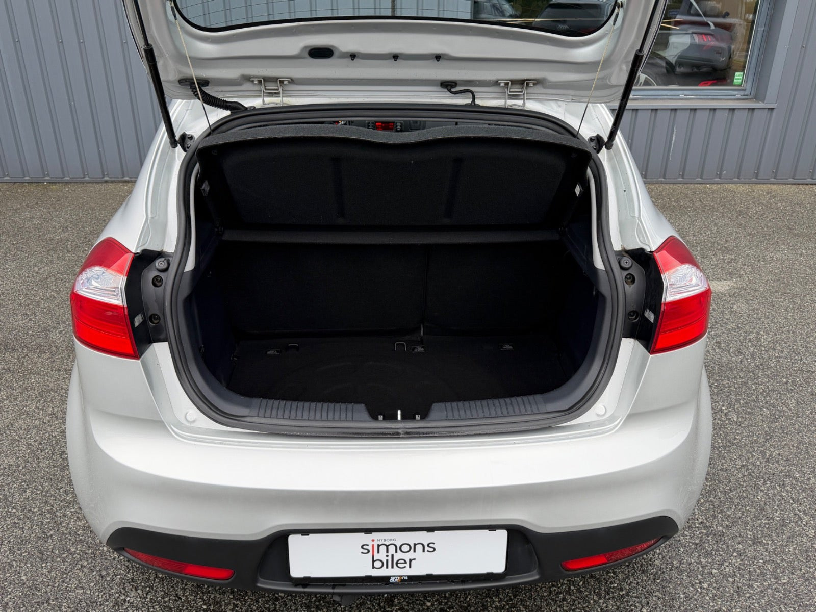Sølv Kia Rio fra 2012