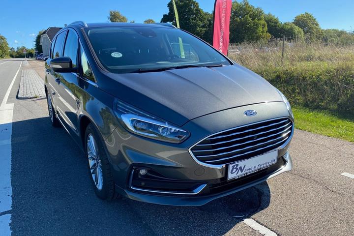 Grå Ford S-MAX fra 2020