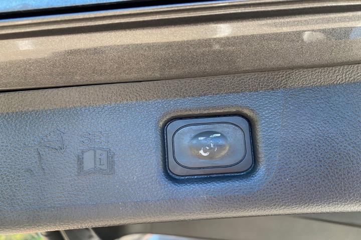 Grå Ford S-MAX fra 2020