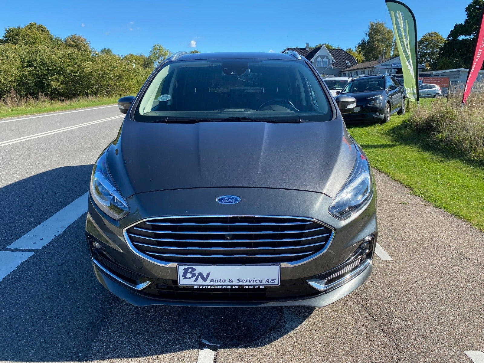 Grå Ford S-MAX fra 2020