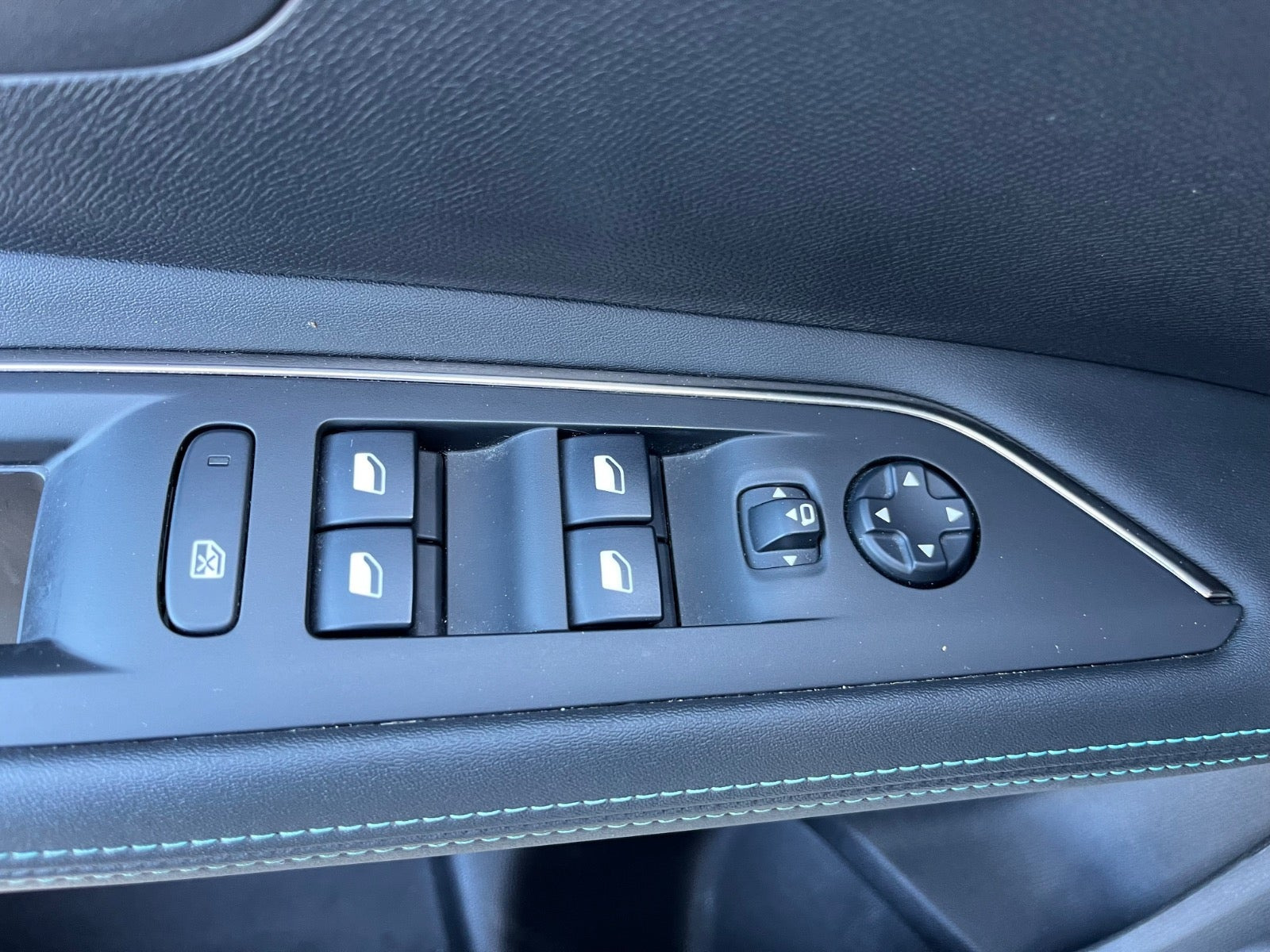 Hvid Peugeot 3008 fra 2021