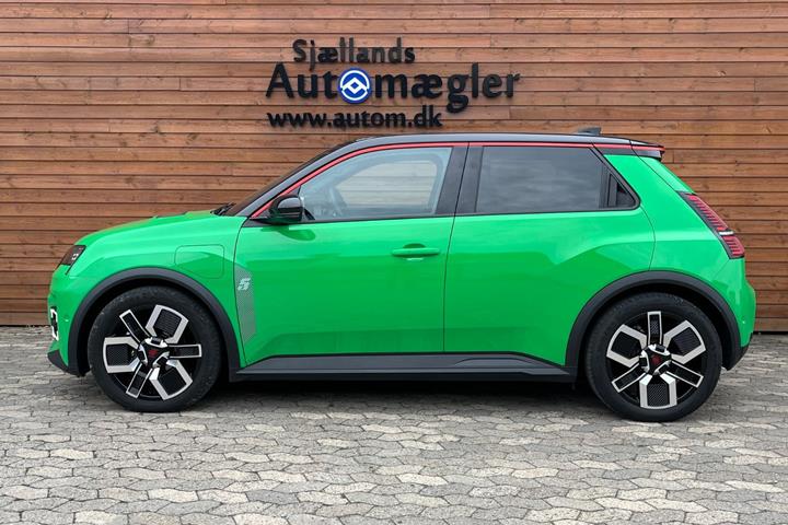 Grøn Renault 5 E-Tech fra 2025