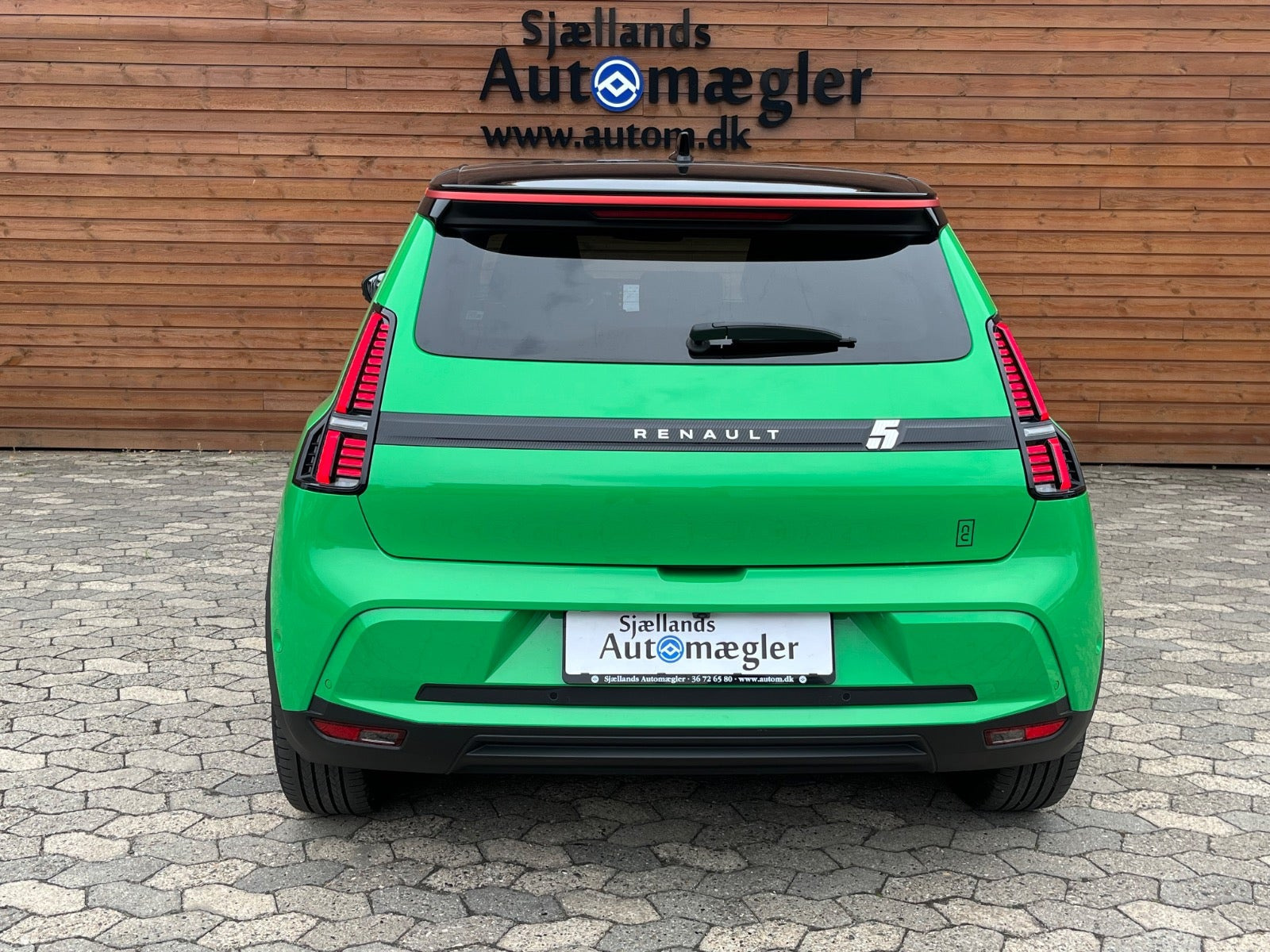 Grøn Renault 5 E-Tech fra 2025