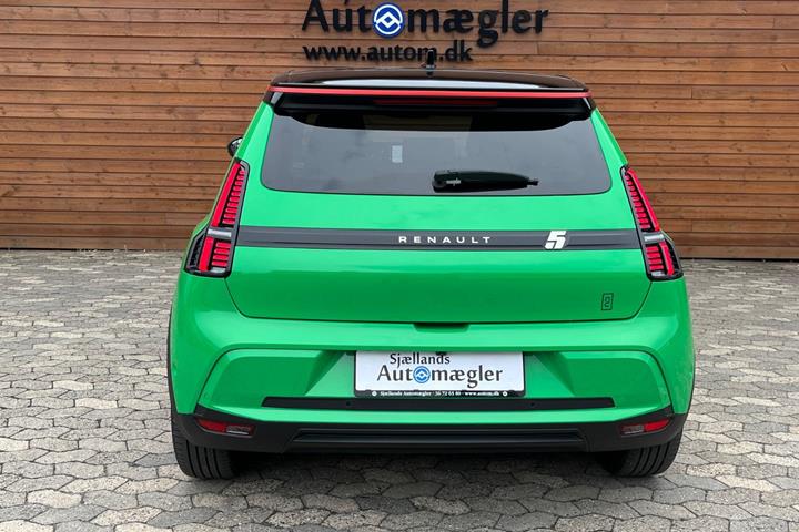 Grøn Renault 5 E-Tech fra 2025