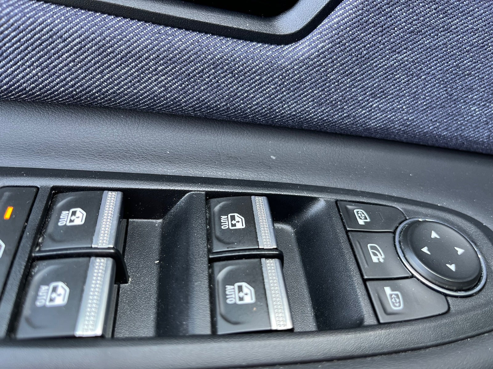 Grøn Renault 5 E-Tech fra 2025