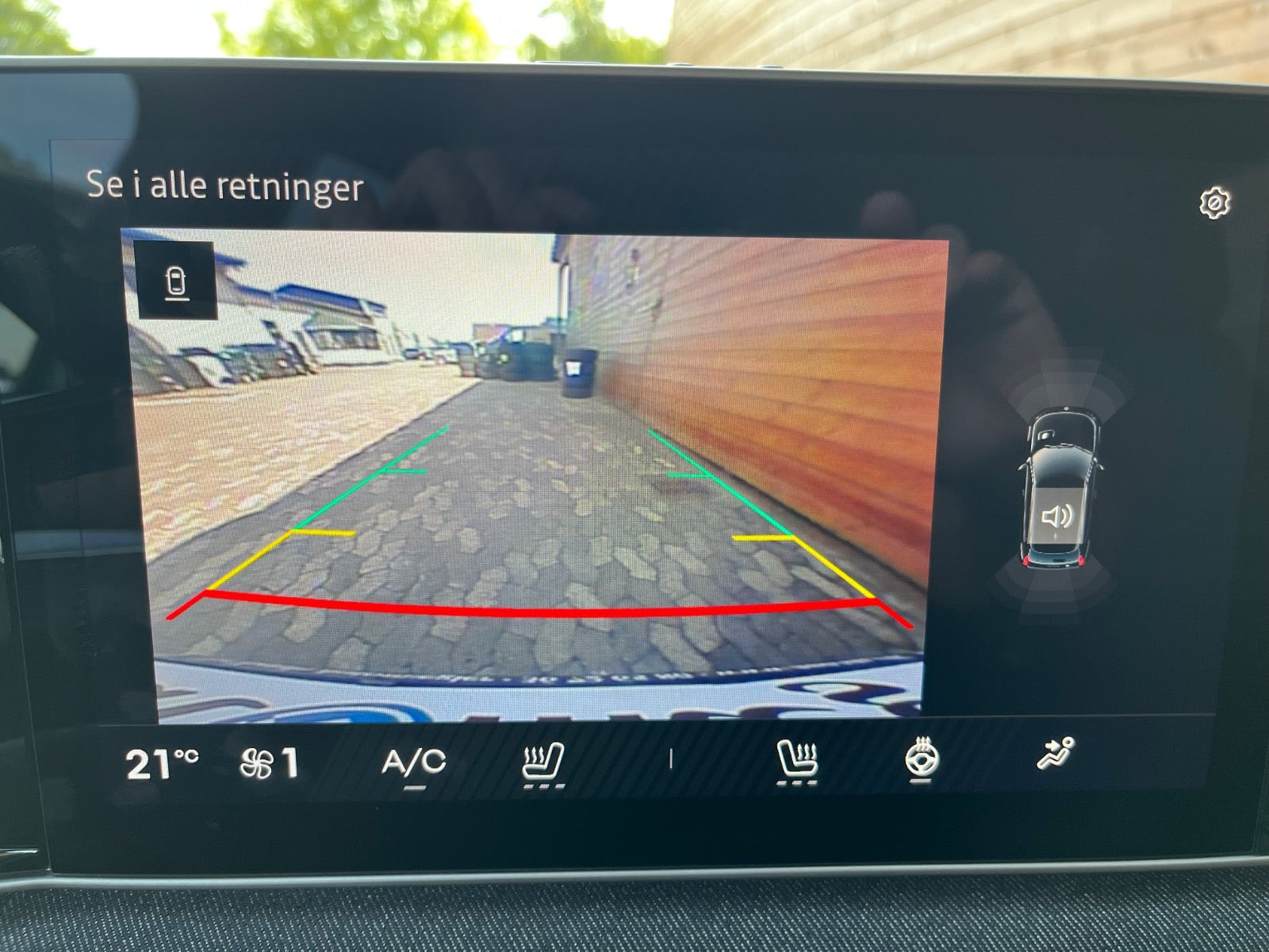 Grøn Renault 5 E-Tech fra 2025