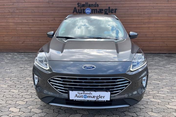 Grå Ford Kuga fra 2023