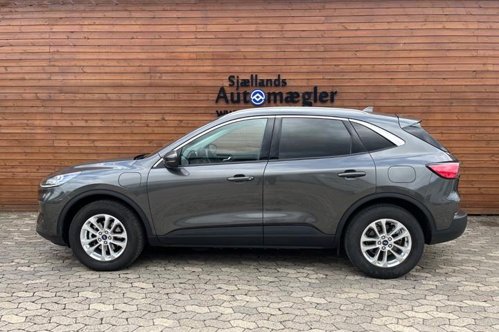 Grå Ford Kuga fra 2023