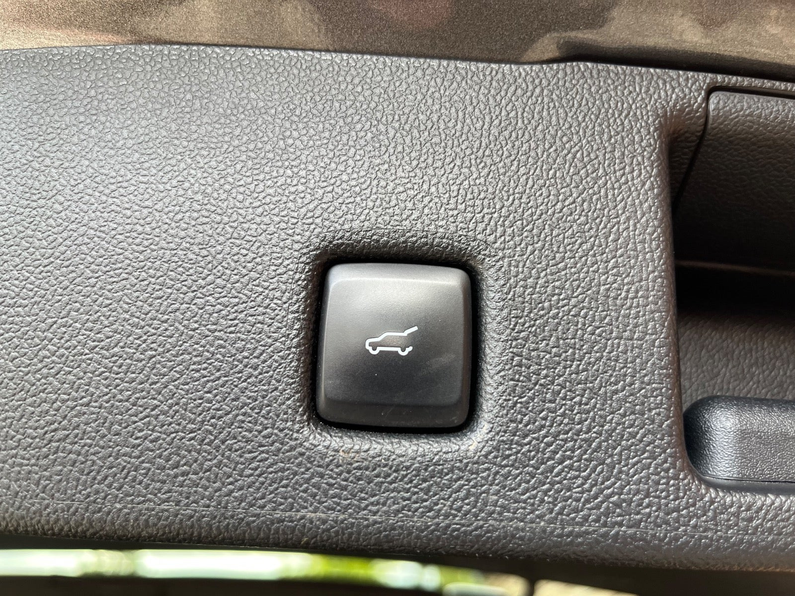 Grå Ford Kuga fra 2023