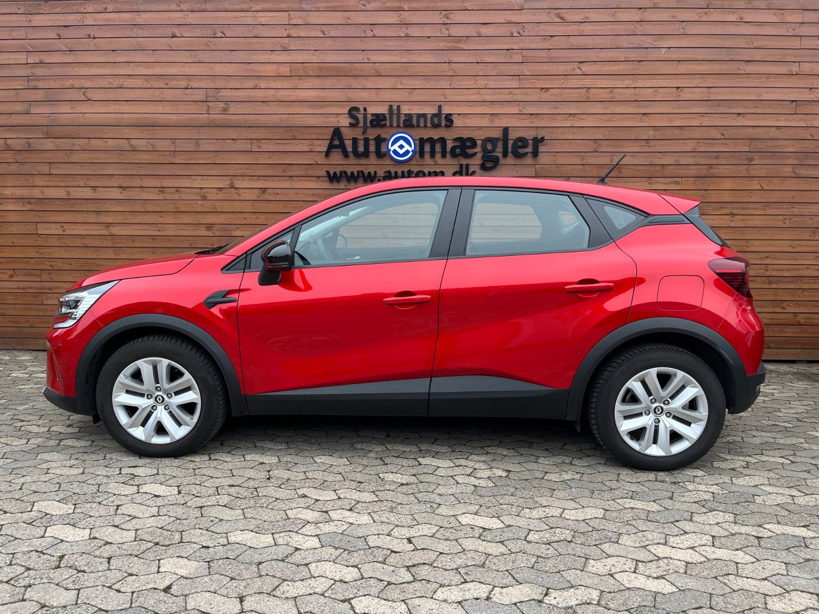 Rød Renault Captur fra 2022