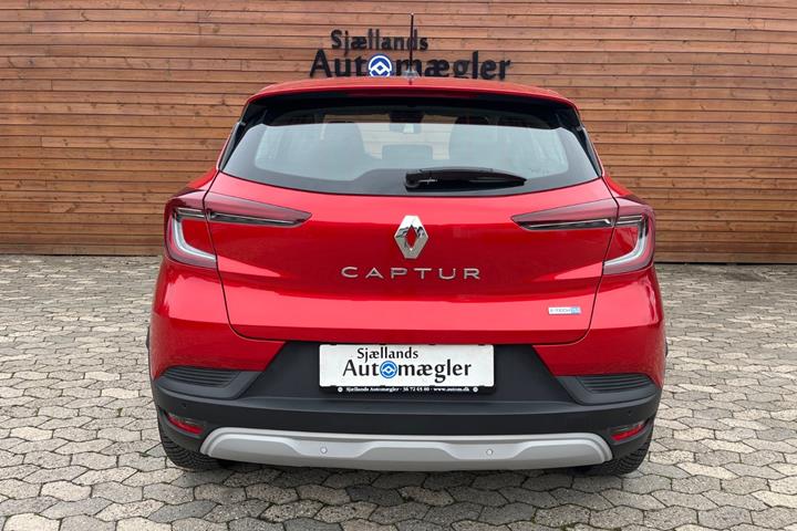 Rød Renault Captur fra 2022