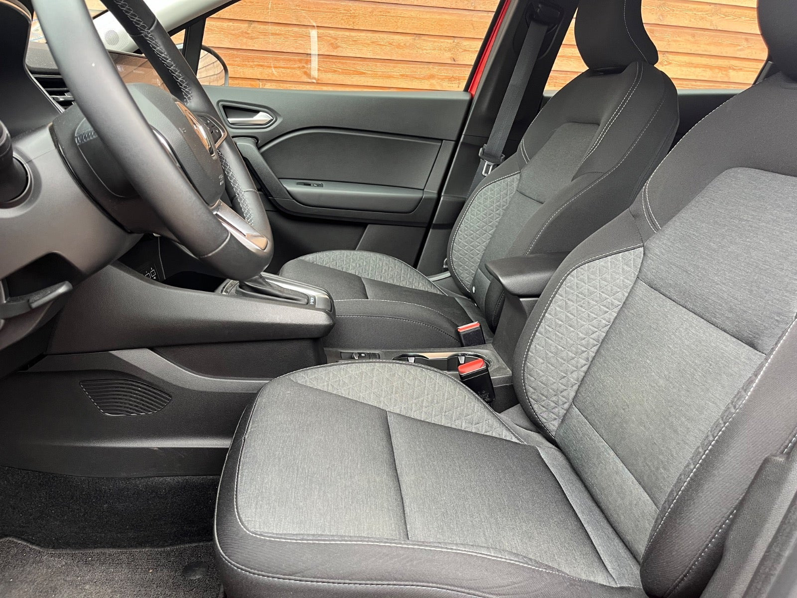 Rød Renault Captur fra 2022