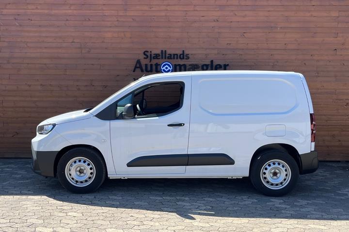 Hvid Toyota ProAce City fra 2025