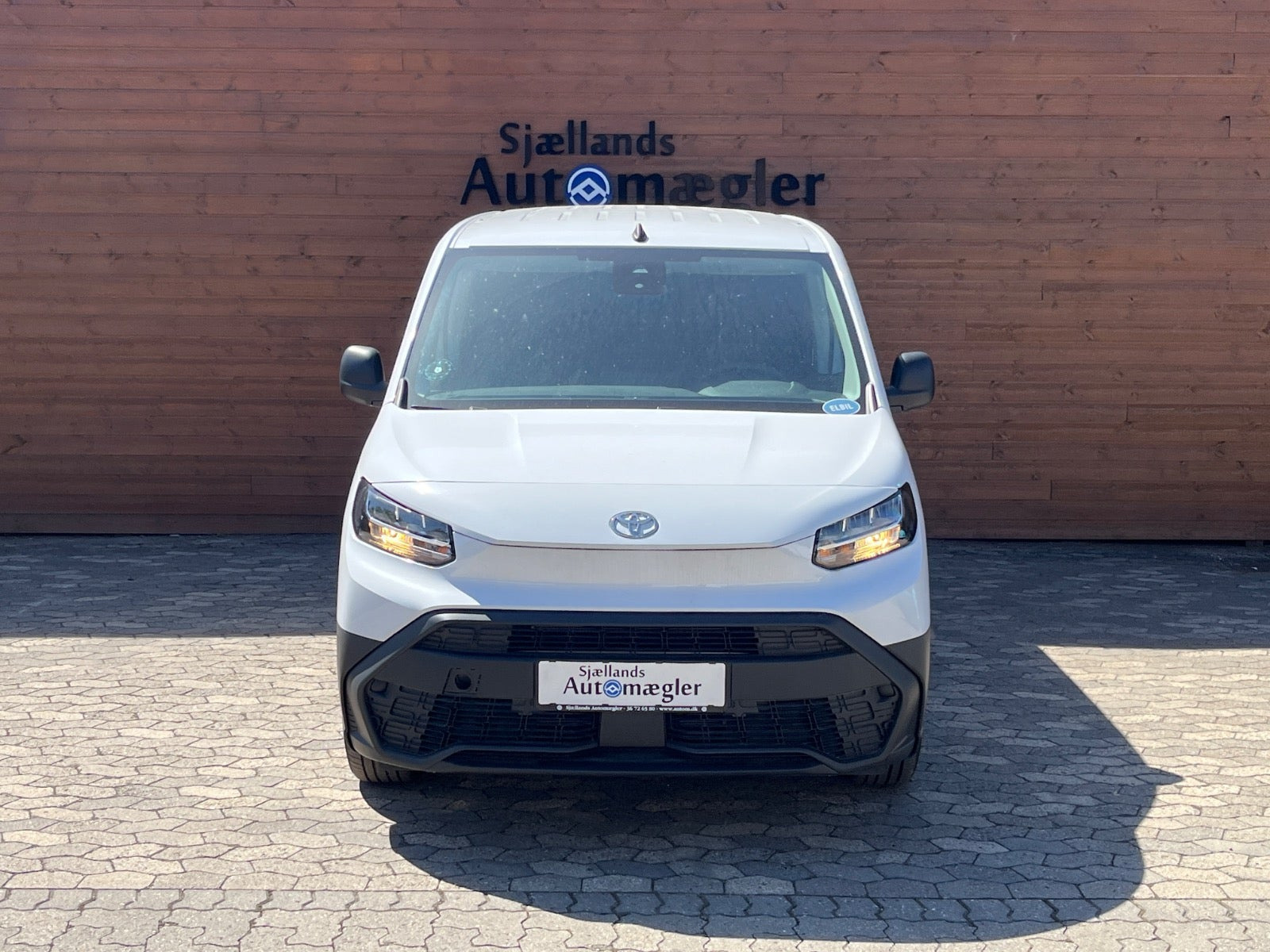 Hvid Toyota ProAce City fra 2025