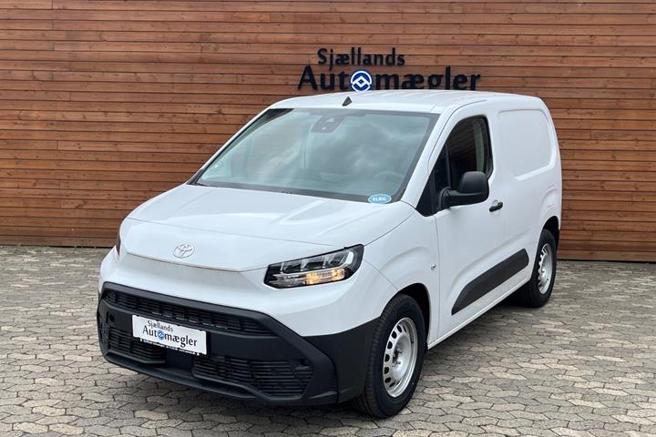 Hvid Toyota ProAce City fra 2025