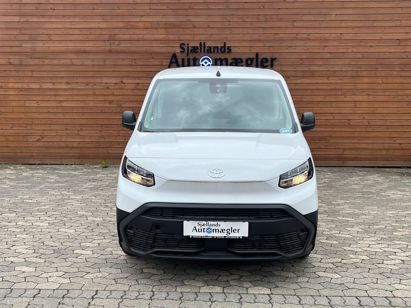 Hvid Toyota ProAce City fra 2025