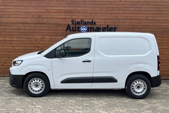 Hvid Toyota ProAce City fra 2025