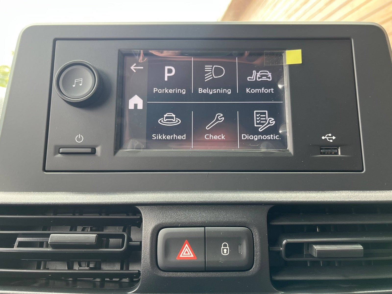 Hvid Toyota ProAce City fra 2025