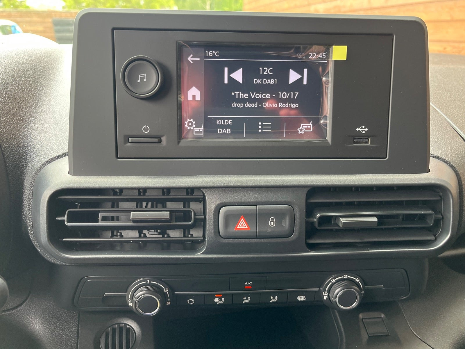 Hvid Toyota ProAce City fra 2025