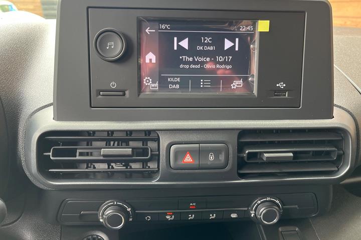 Hvid Toyota ProAce City fra 2025