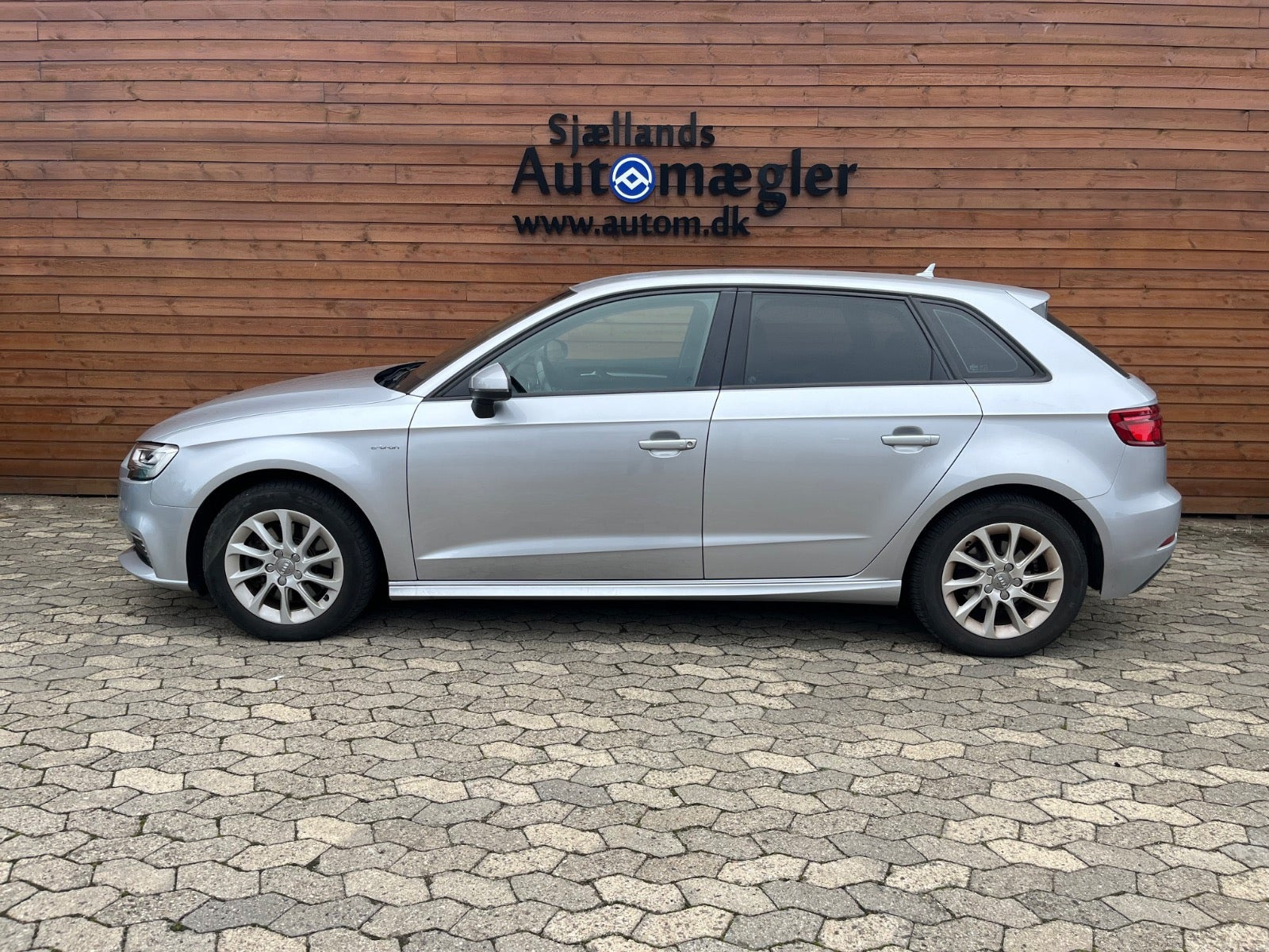 Sølv Audi A3 fra 2017