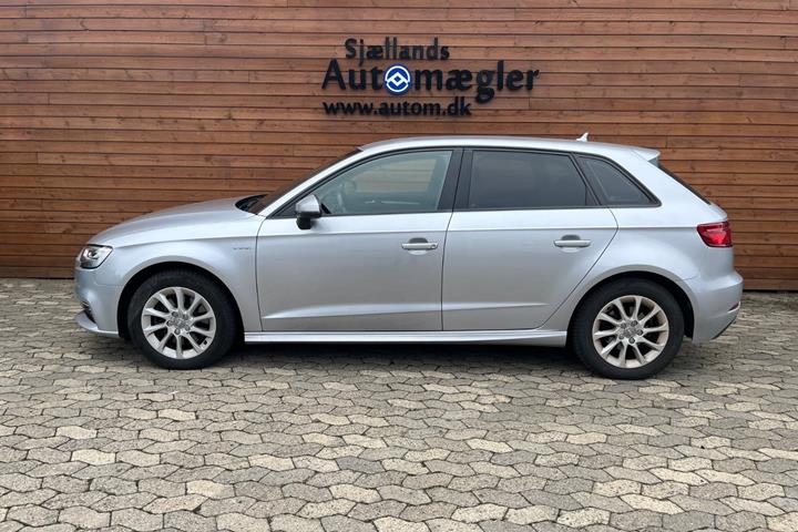 Sølv Audi A3 fra 2017