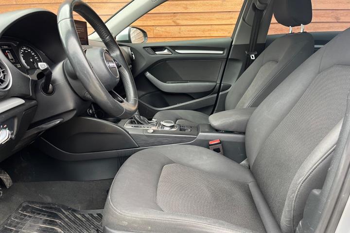 Sølv Audi A3 fra 2017