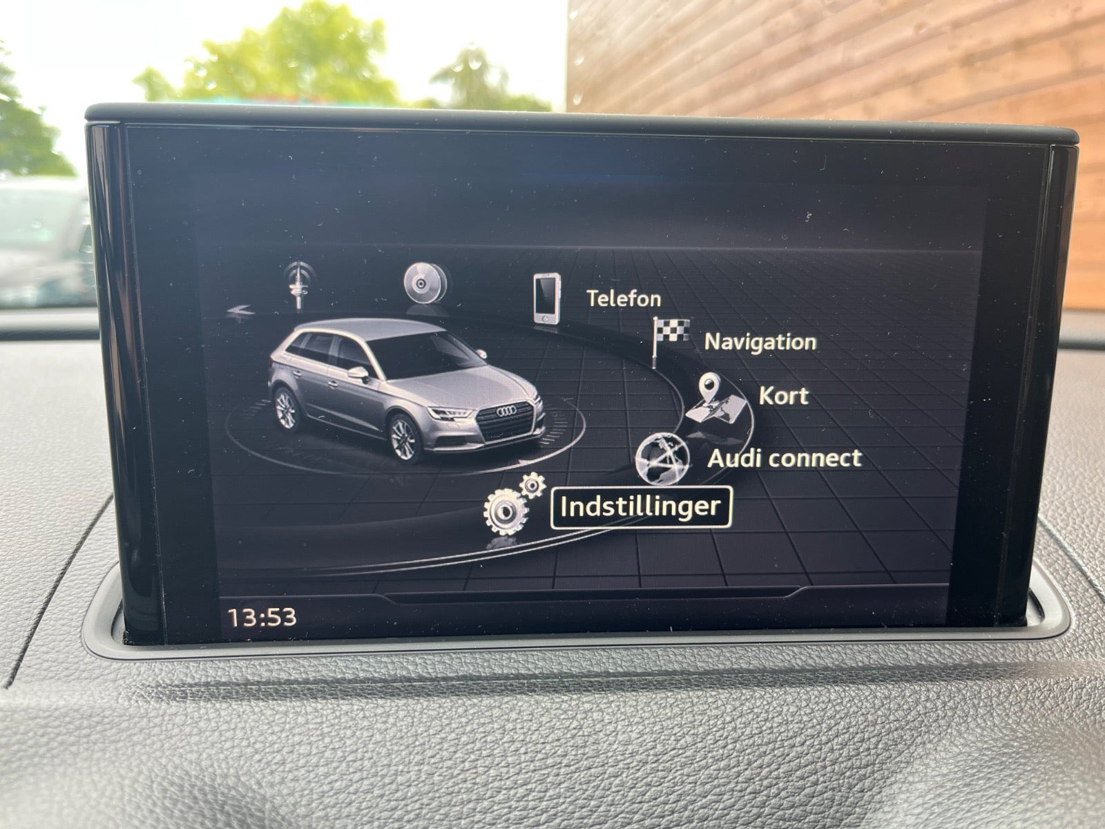 Sølv Audi A3 fra 2017