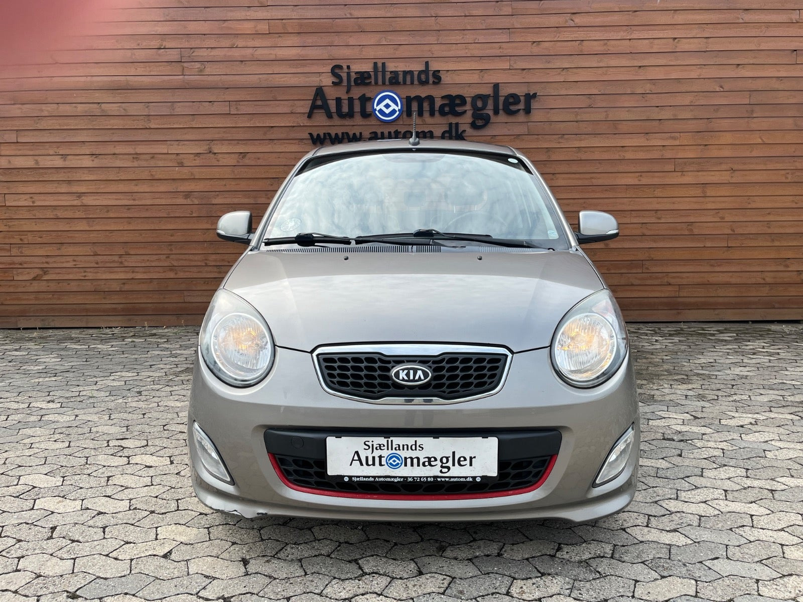 Grå Kia Picanto fra 2011