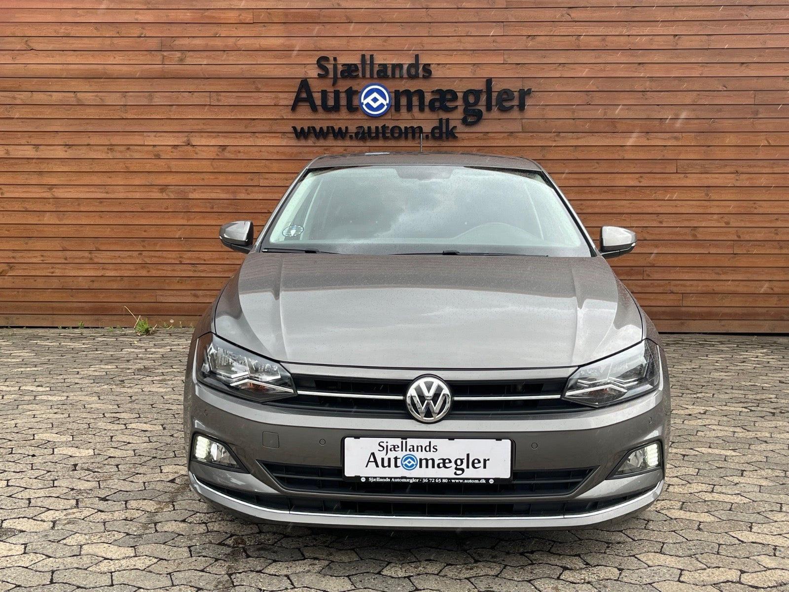 Beige VW Polo fra 2019