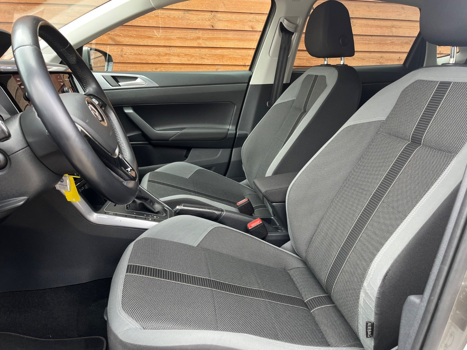 Beige VW Polo fra 2019