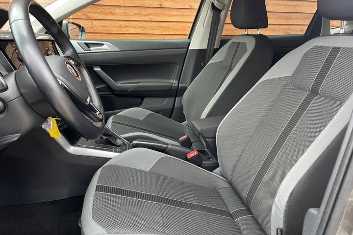 Beige VW Polo fra 2019