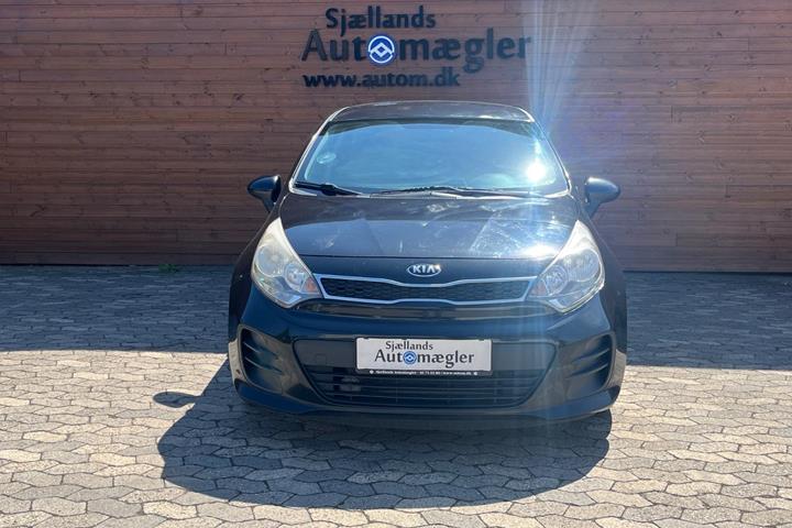 Sort Kia Rio fra 2015