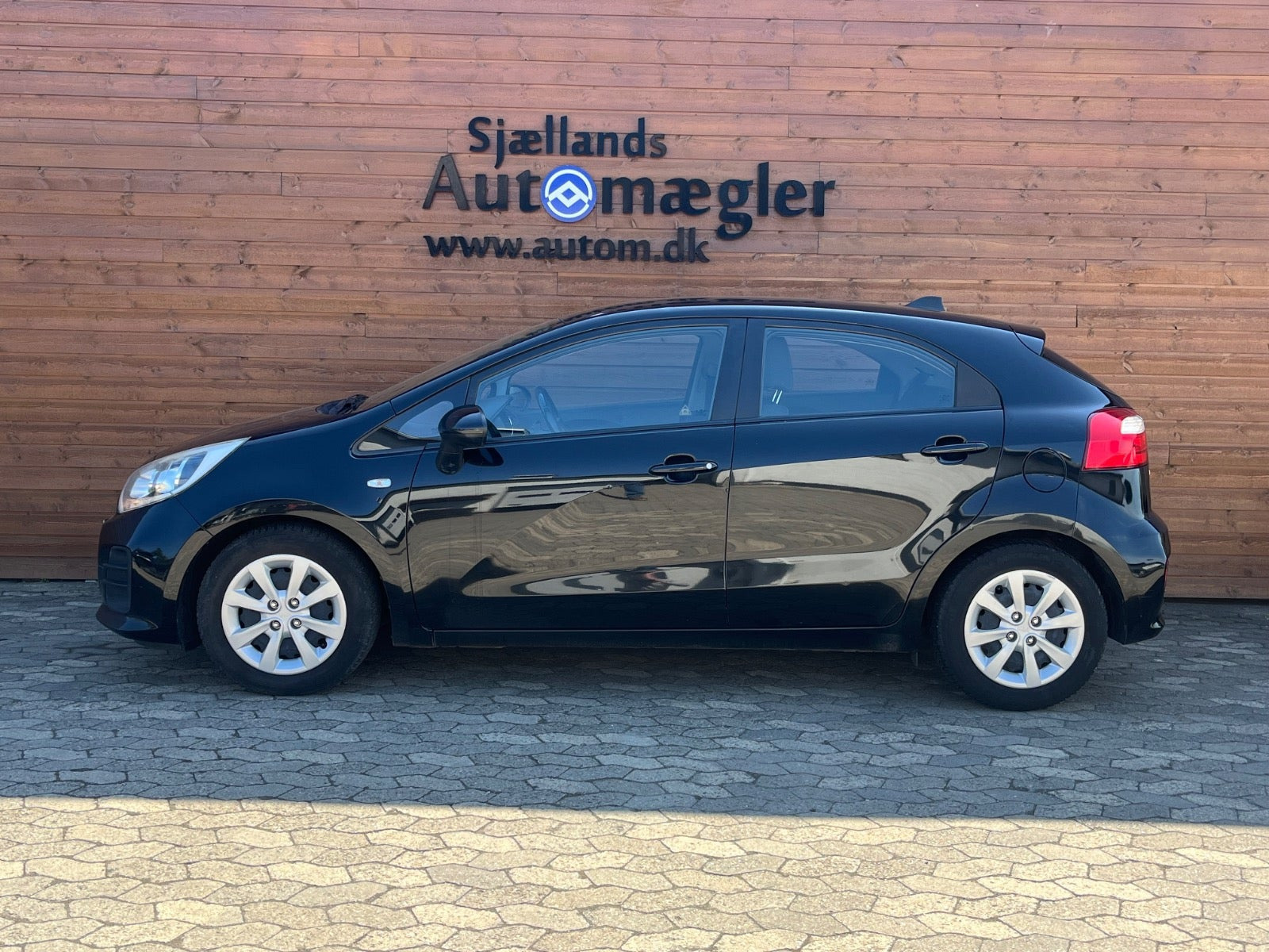 Sort Kia Rio fra 2015
