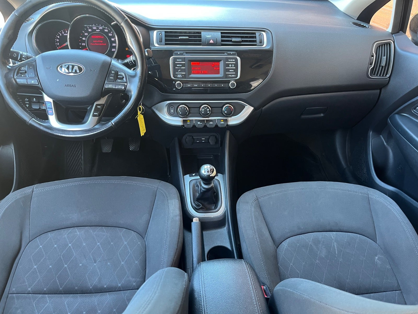 Sort Kia Rio fra 2015
