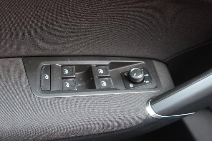 Sort VW Touran fra 2022