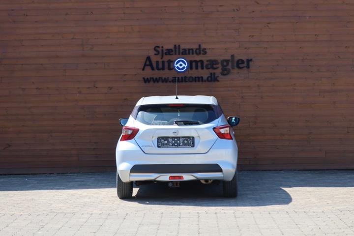 Sølv Nissan Micra fra 2018