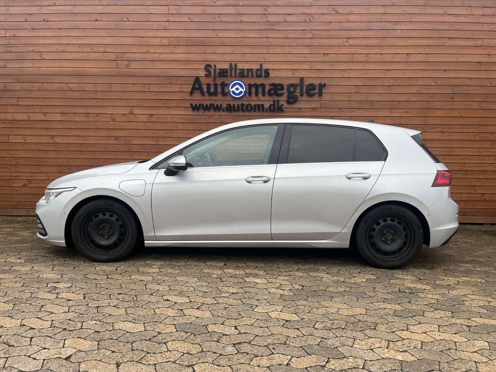 Sølv VW Golf VIII fra 2021