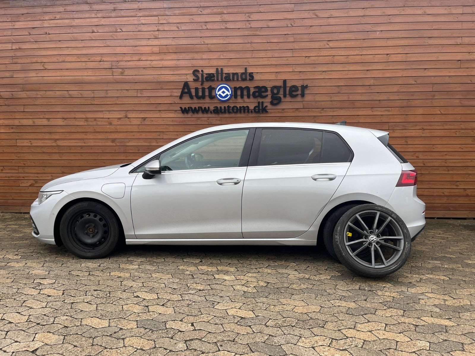 Sølv VW Golf VIII fra 2021