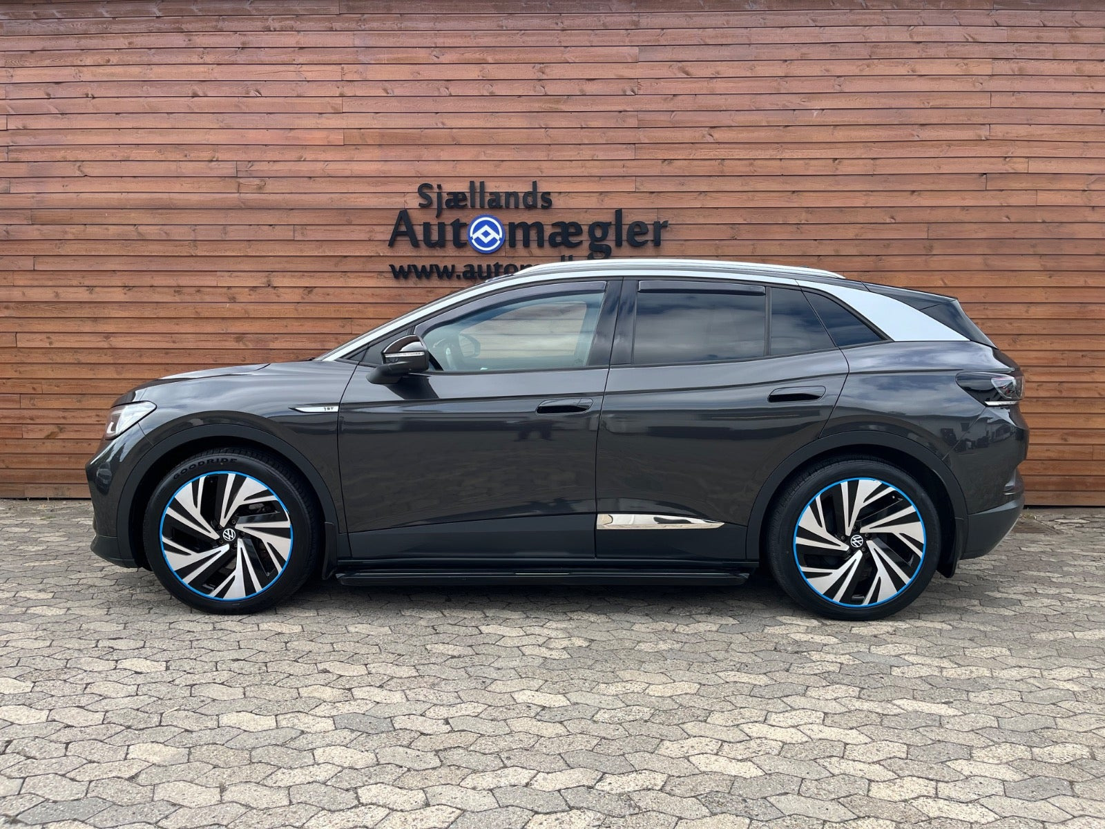 Grå VW ID.4 fra 2021