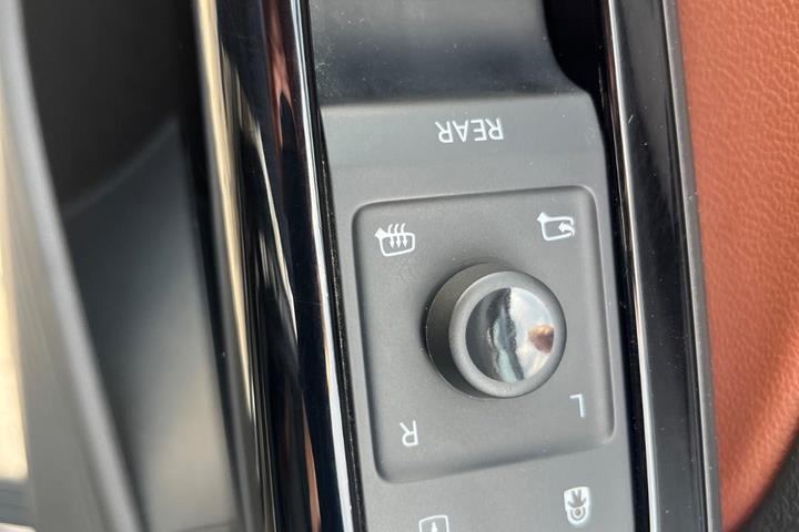 Grå VW ID.4 fra 2021