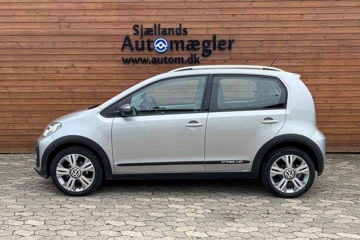 Grå VW Up! Cross fra 2018