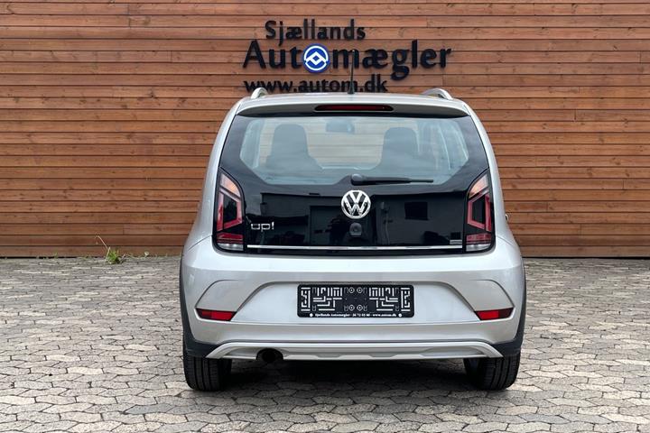 Grå VW Up! Cross fra 2018