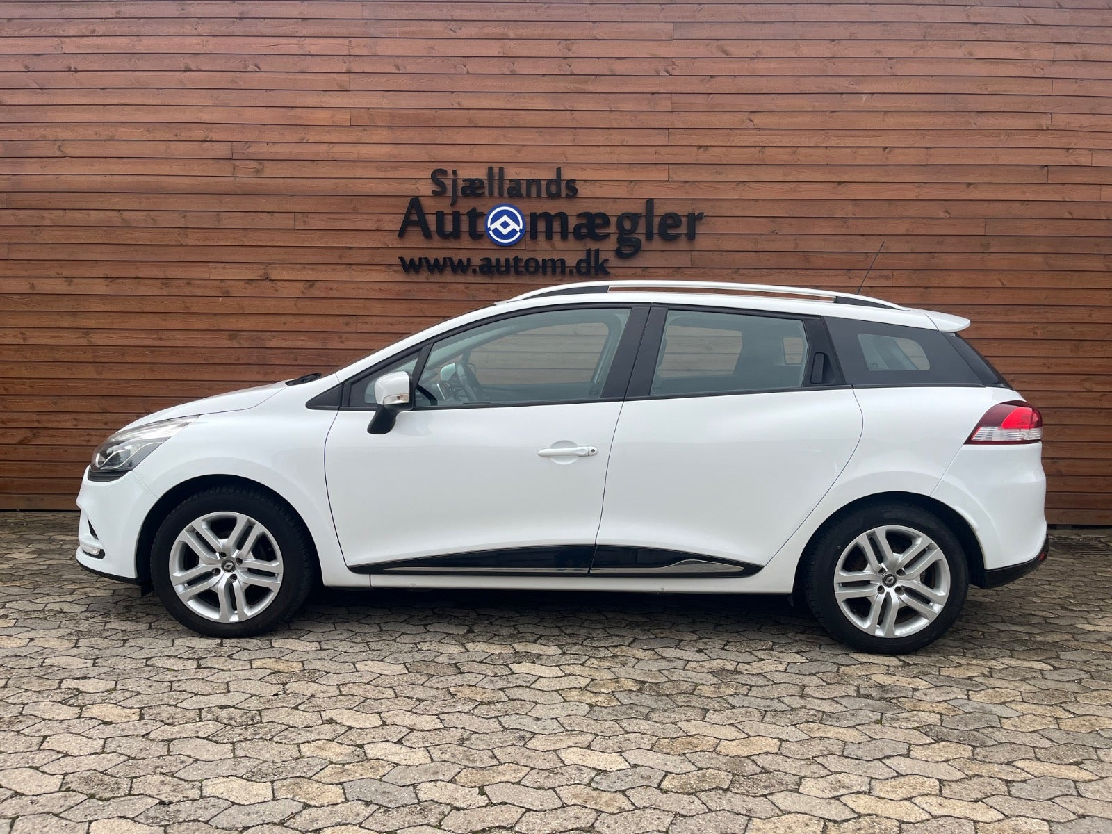 Hvid Renault Clio IV fra 2017