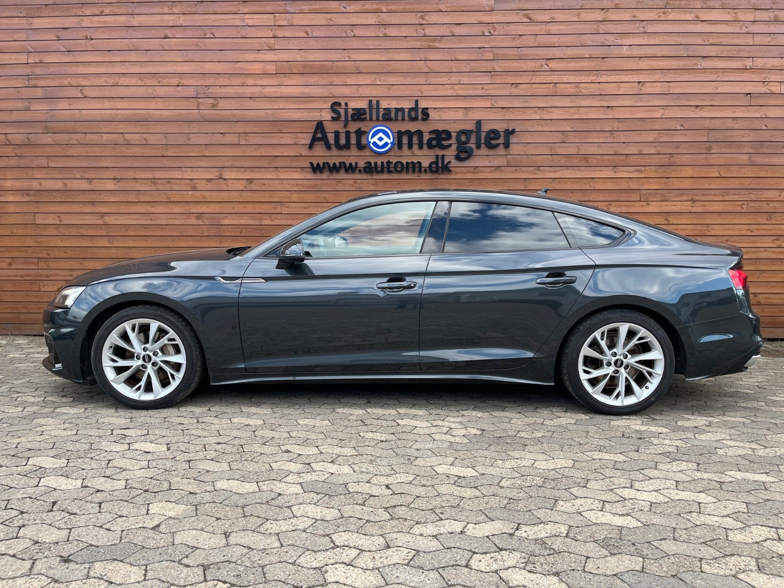 Grå Audi A5 fra 2021