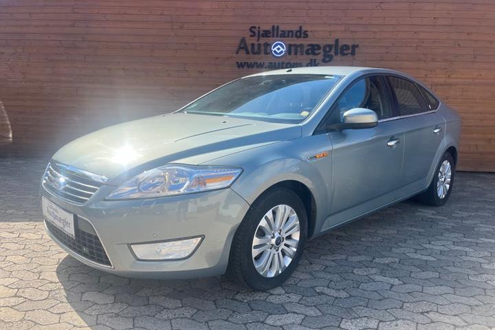 Blå Ford Mondeo fra 2007