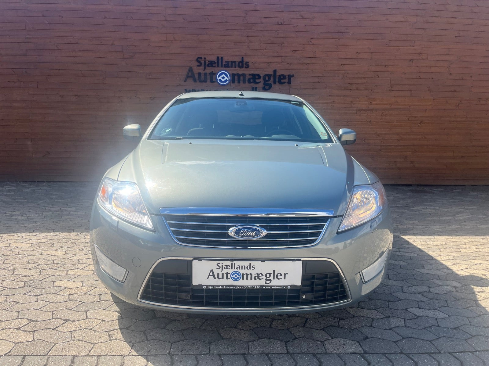 Blå Ford Mondeo fra 2007