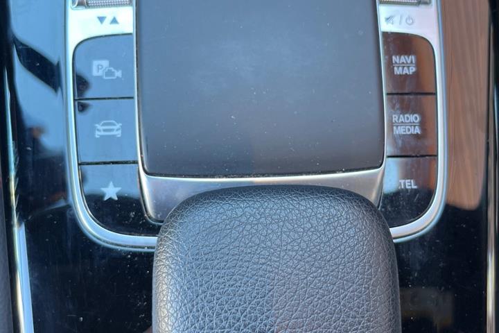 Hvid Mercedes A200 fra 2020