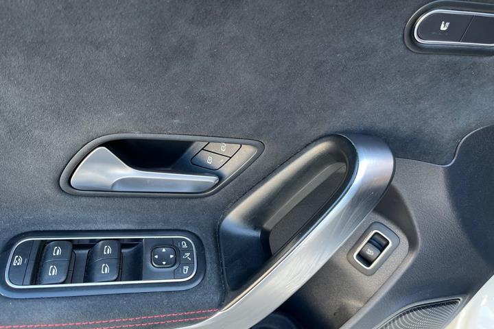 Hvid Mercedes A200 fra 2020