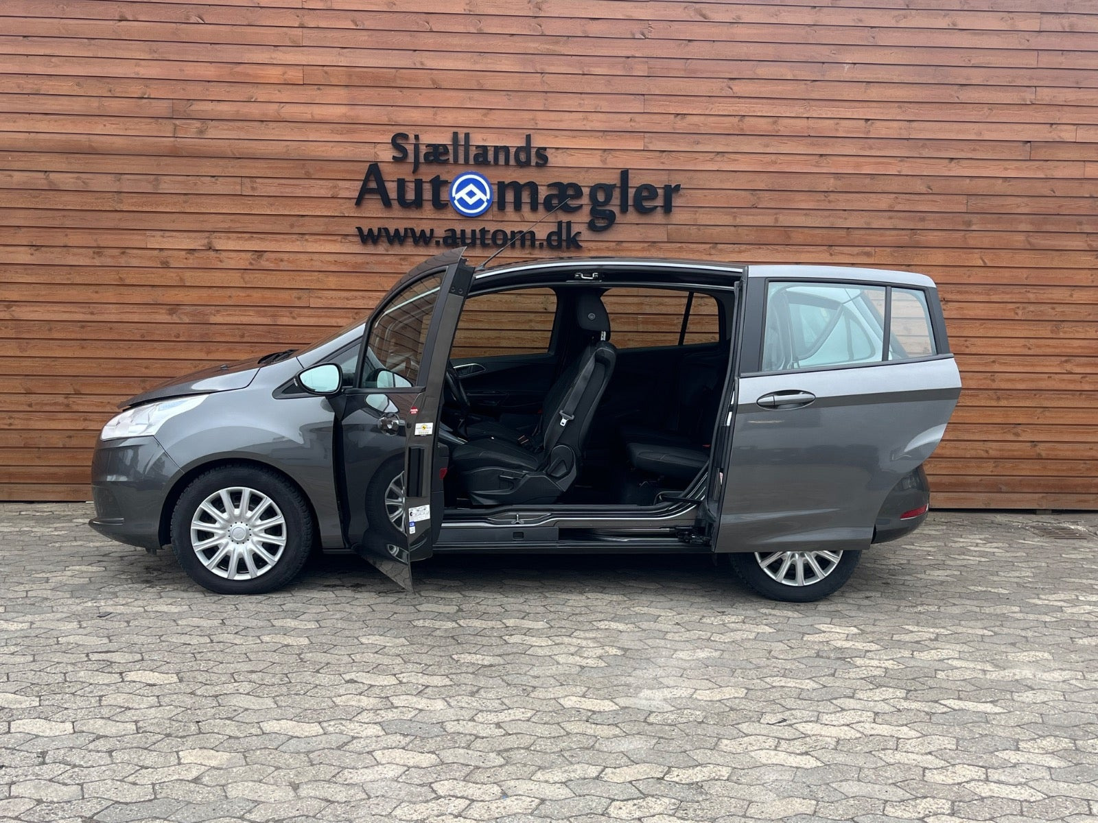 Grå Ford B-MAX fra 2015